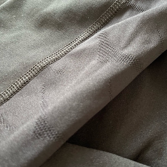 Rabbit x Hoka zip and zoom quarter zip long sleeve - Small - Picture 3 of 7